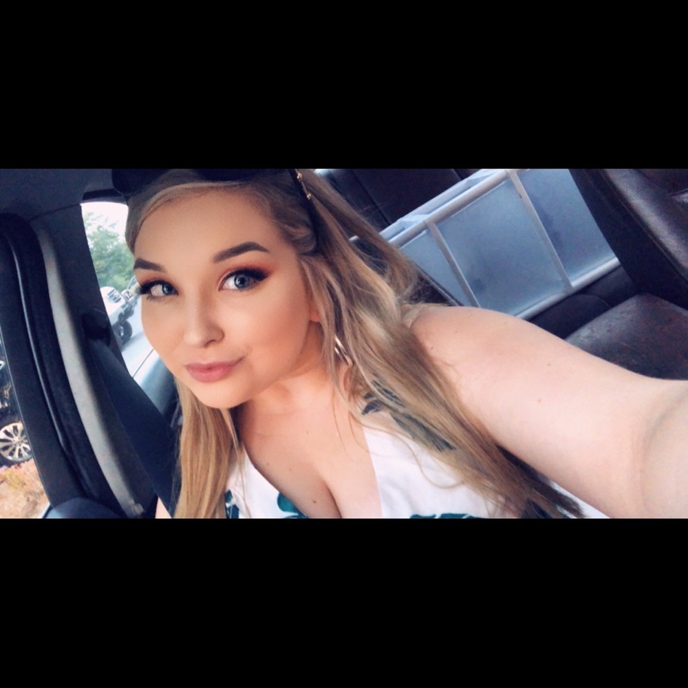 Meet your Posher, Hailey